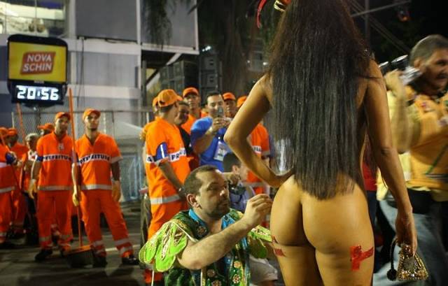 Mulheres peladas no carnaval 8