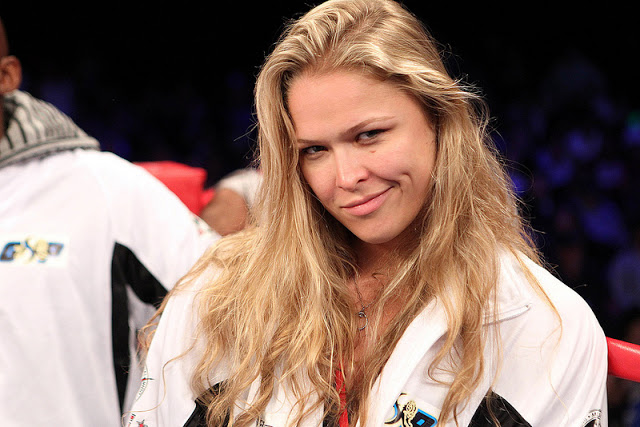 Lutadora de MMA Ronda Rousey é muito gata nua pelada