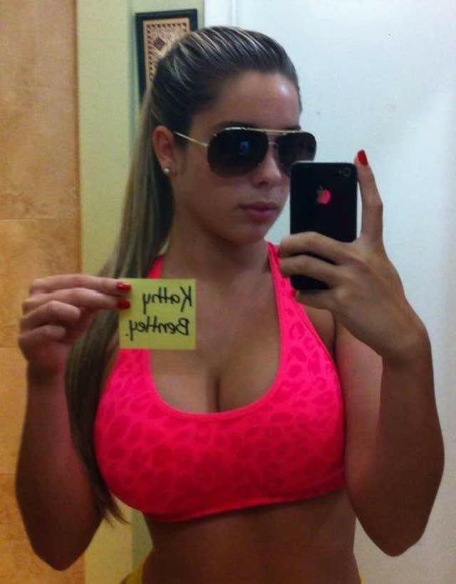 Kathy Ferreiro loira gostosa cubana pelada fotos 34