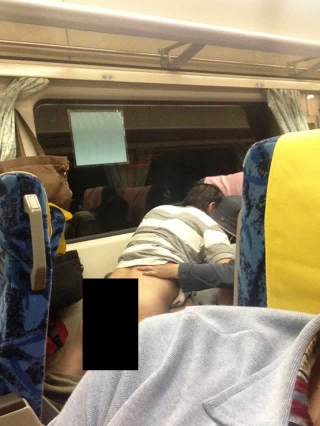 casais-flagrados-fazendo-sexo-em-lugares-inusitados-1-sexo-no-trem