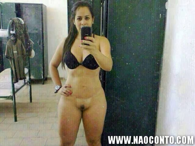 Tenente Renata gostosa do exercito aparece nua em fotos que vazaram na internet 6