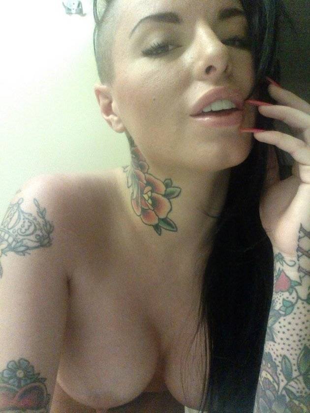 Atriz porno Christy Mack é espancada pelo lutador e namorado War Machine Fotos 14