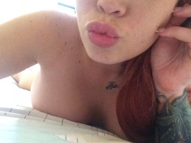 Fotos e videos de Jennifer Aboul, a ruiva mais gostosa que eu já vi (20)