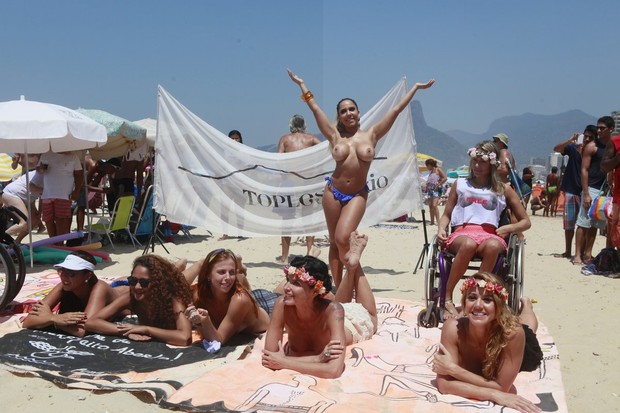 Fotos do toplessaço na Praia de Ipanema 1