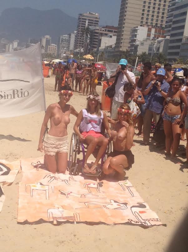 Fotos do toplessaço na Praia de Ipanema 22