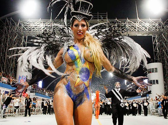 Mulheres peladas no carnaval 11