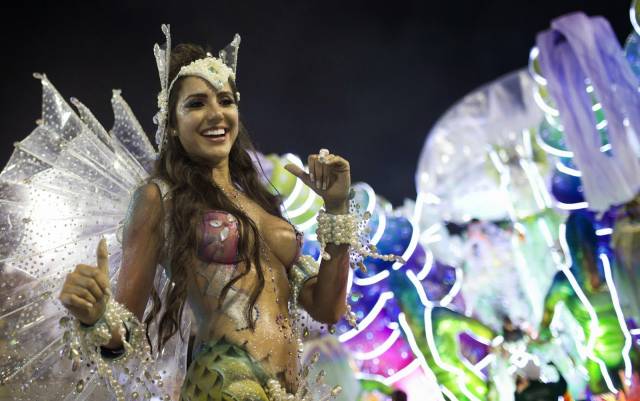 Mulheres peladas no carnaval 38