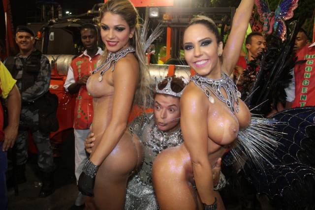 Mulheres peladas no carnaval 50