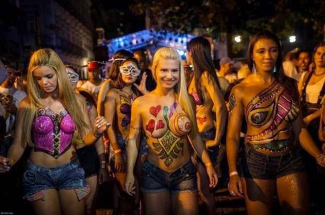 Mulheres peladas no carnaval 63