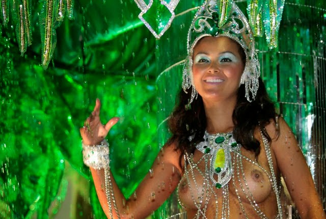 Mulheres peladas no carnaval 71