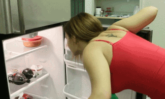 gostosa na geladeira transando surpresa sexo na cozinha naoconto