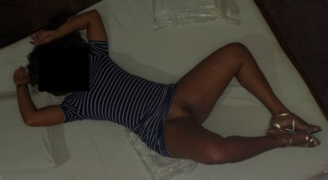 Vazou no whatsapp varias fotos dessa morena gostosa kasal discreto 23