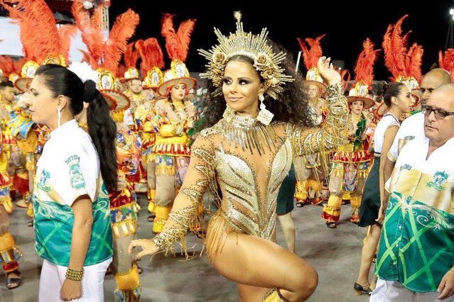 Viviane Araújo deixa escapar buceta vazou no Carnaval 