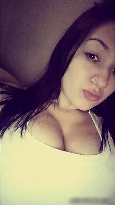 Priscila novinha pelada peituda linda caiu no Snapchat 7