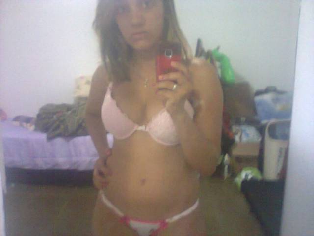 Daiane vazou com fotos intimas no whatsapp 9