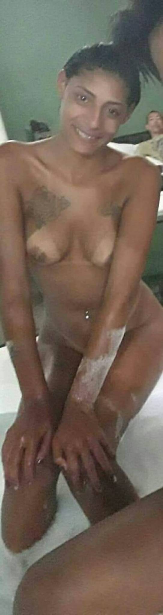 Nicoly da favela caiu no facebook com nudes 3
