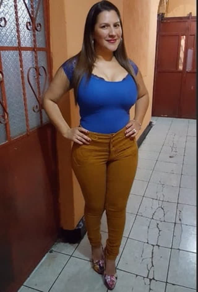 Milf gostosa demais caiu na net com fotos amadoras 5