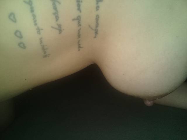 casada-rabuda-provando-as-lingeries-11