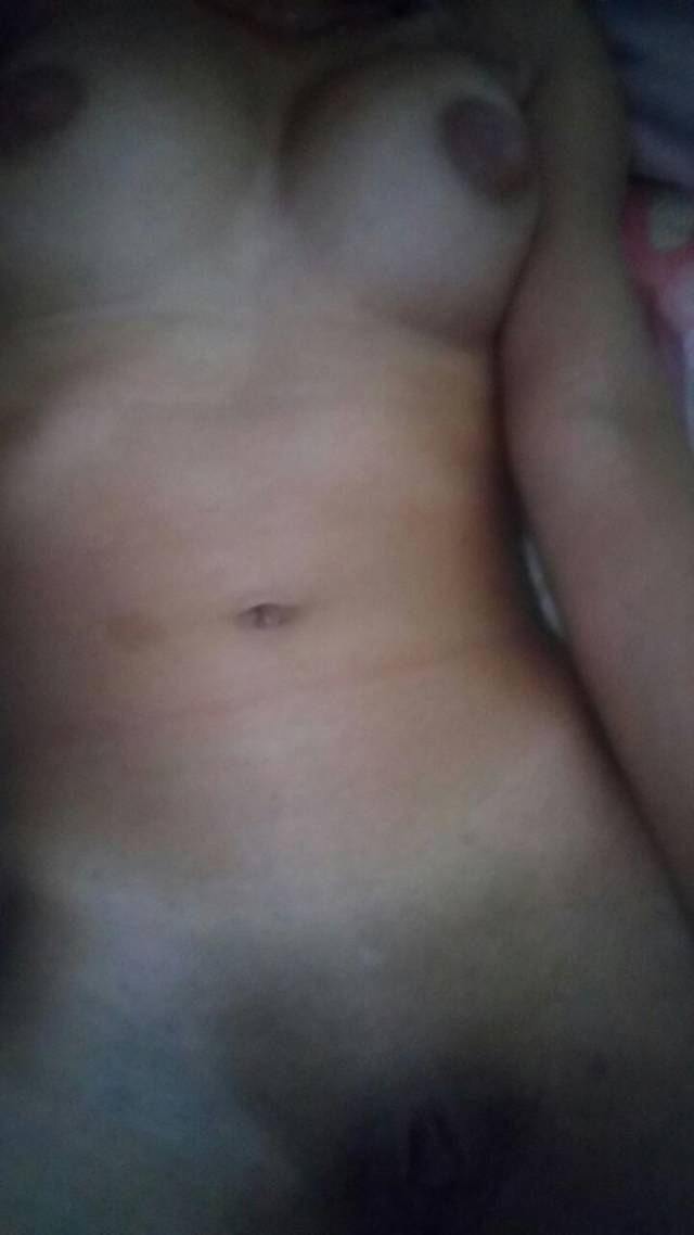 magrela-bem-gostosa-mostrando-o-cuzinho-19