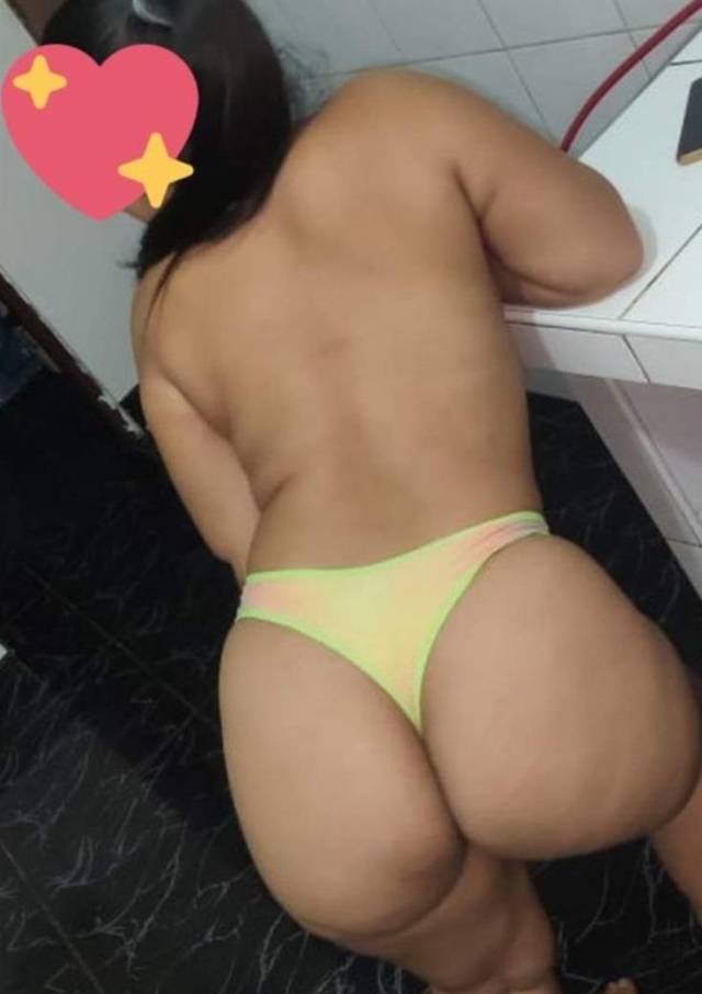 morena-tesuda-e-sua-bunda-grande-gostosa-13