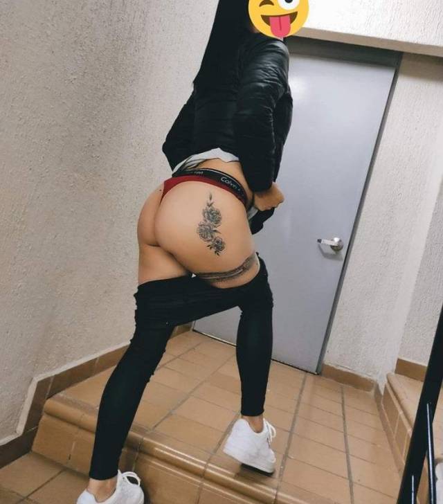 fotos-da-esposa-novinha-pelada-tatuada-deliciosa-3