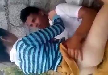 Novinha caiu na net fodendo no terreno abandonado na frente dos ...