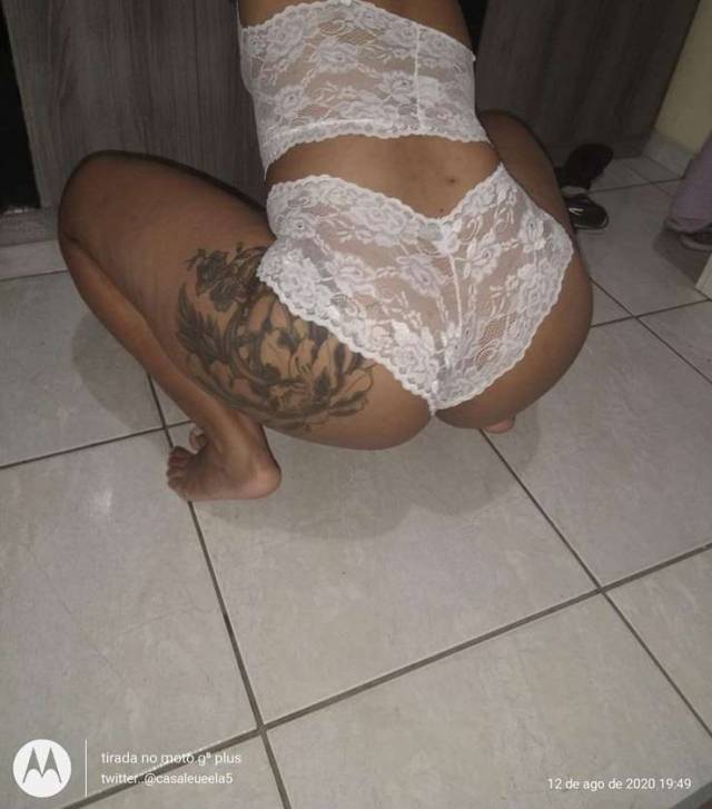 novinha-cavala-muito-tesuda-tatuada-na-bunda-3