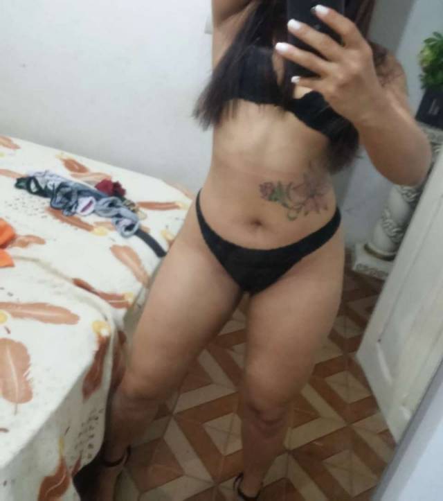 novinha-gostosa-muito-tesuda-em-fotos-peladinha-15