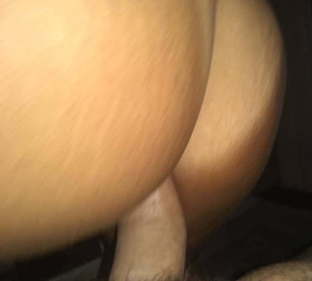 morena-bronzeada-tirando-fotos-durante-sexo-17