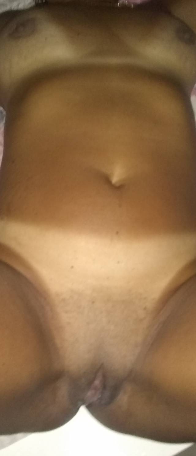 morena-bronzeada-tirando-fotos-durante-sexo-4