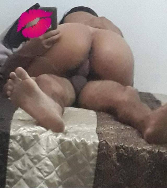 moreninha-linda-bronzeada-completamente-nua-7