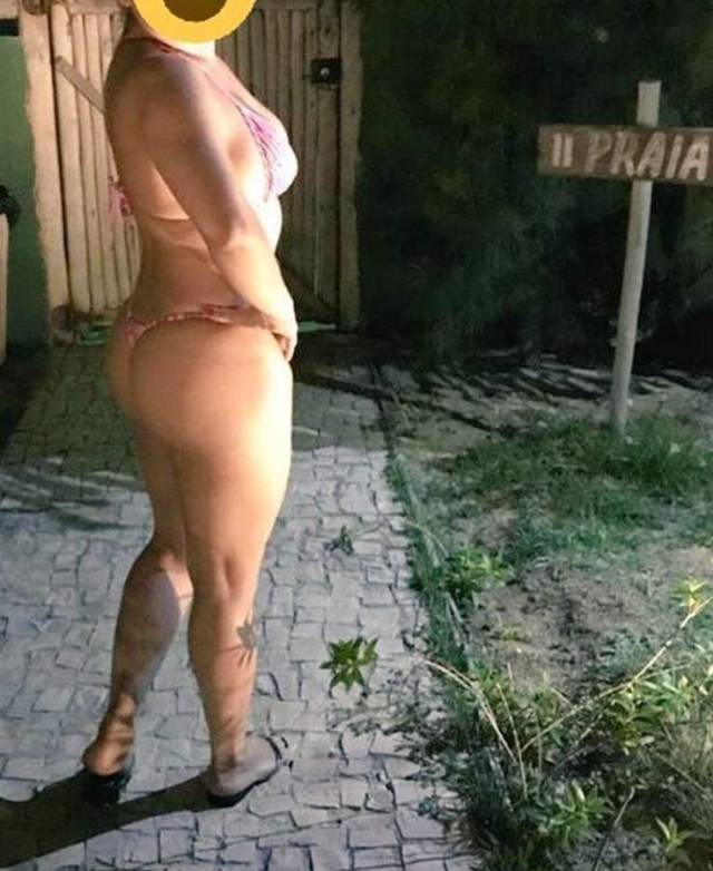 exibindo-a-esposa-milf-pelada-para-os-amigos-2