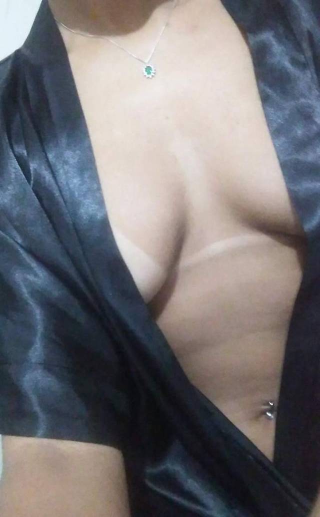 morena-deliciosa-amadora-casada-se-exibindo-pelada-14