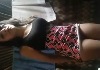 Ficou pelada no barraco mostrando a xoxota no vídeo com nudes ...