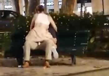 Flagra de sexo em público na praça de Lisboa | Não Conto