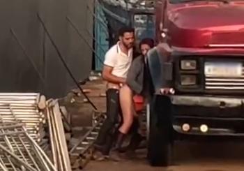 Em Goiânia, funcionário é flagrado transando ao lado do caminhão ...