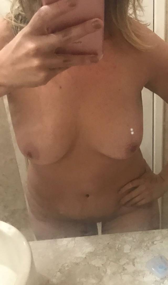 fotos-da-esposa-que-adora-se-exibir-5