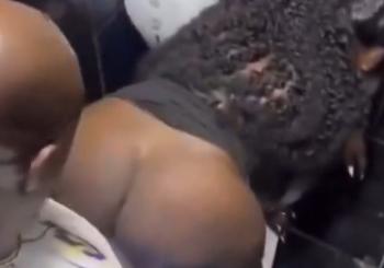 Flagra de sexo, rabuda no banheiro da balada! | Não Conto