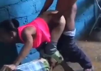 Jovem pega no flagra casal de velhos transando | Não Conto