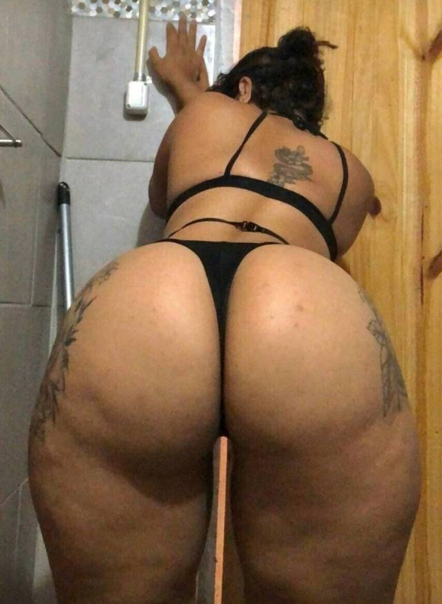 fotos-novinha-cavala-tatuada-pelada-5