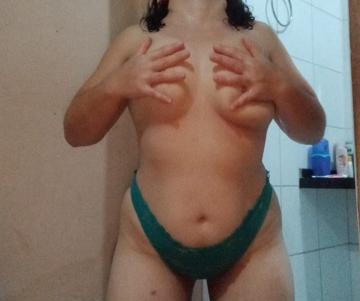 esposa-safada-mandando-fotos-para-o-amante-16