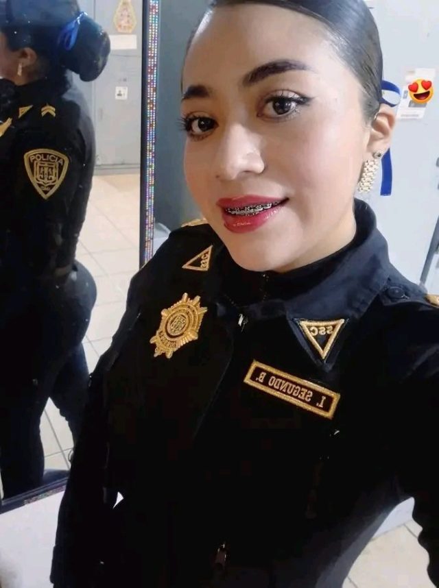 policial-e-flagrada-em-momento-intimo-dentro-da-viatura-0404040